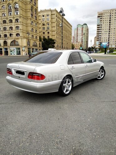 Mercedes E 220 2000, 347,000 km - 2.2 l - Bakı