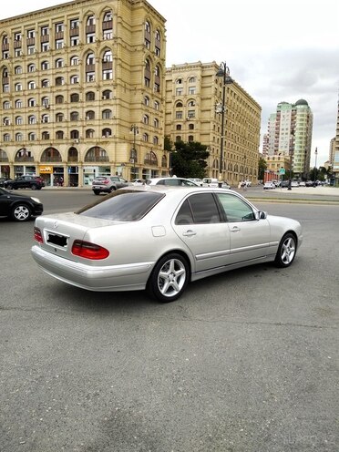 Mercedes E 220 2000, 347,000 km - 2.2 l - Bakı