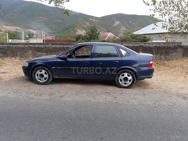 Opel Vectra 1996, 235,000 km - 1.8 l - Şəki