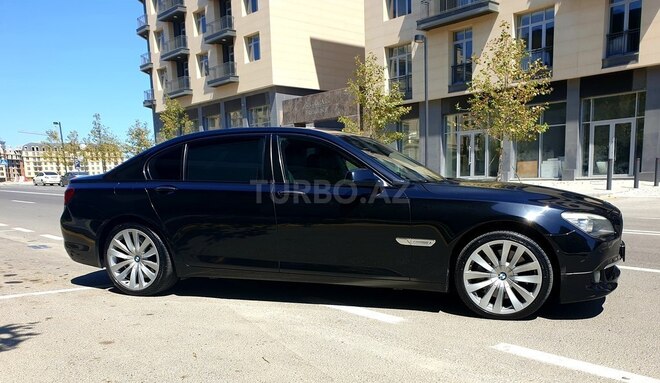 BMW 750 2009, 176,000 km - 4.4 l - Bakı