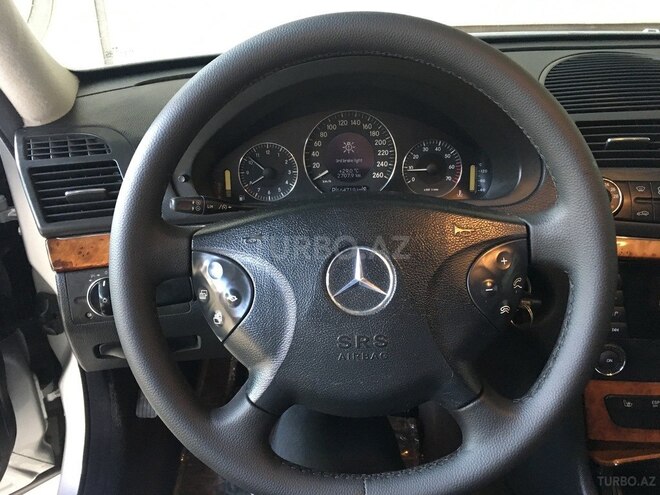 Mercedes E 240 2003, 164,719 km - 2.6 l - Oğuz