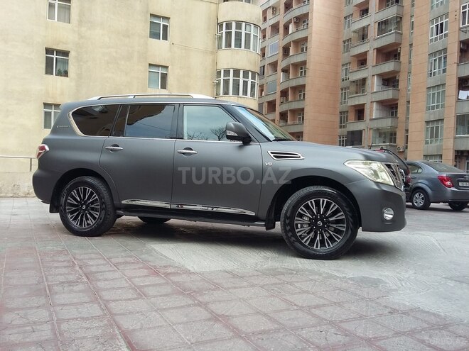 Nissan Patrol 2010, 126,000 km - 5.6 l - Bakı