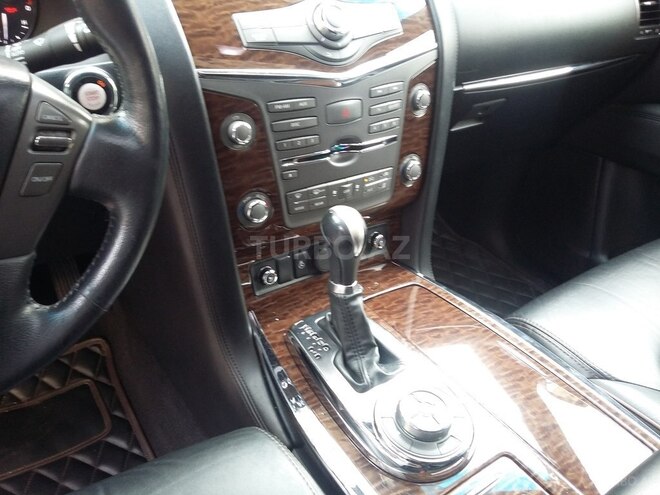 Nissan Patrol 2010, 126,000 km - 5.6 l - Bakı