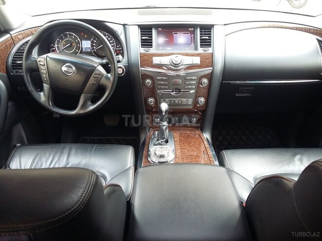 Nissan Patrol 2010, 126,000 km - 5.6 l - Bakı