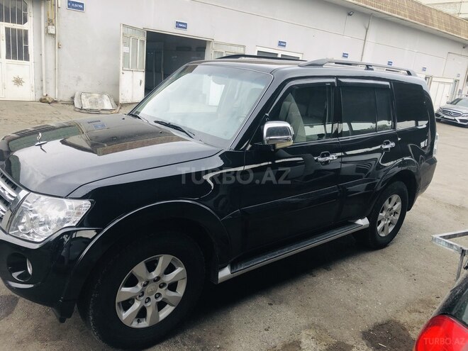 Mitsubishi Pajero 2013, 108,900 km - 3.5 l - Bakı