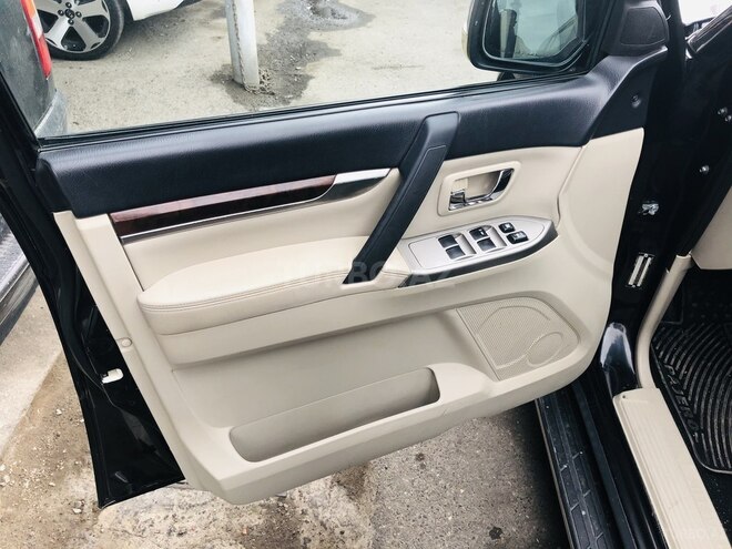 Mitsubishi Pajero 2013, 108,900 km - 3.5 l - Bakı