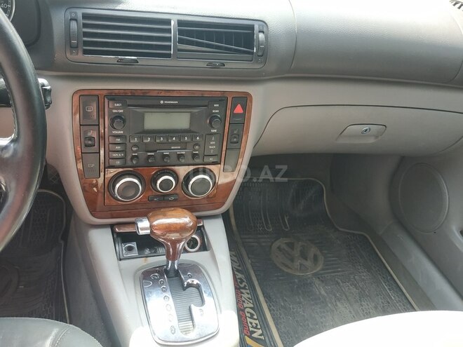 Volkswagen Passat 2003, 323,000 km - 1.8 l - Bakı