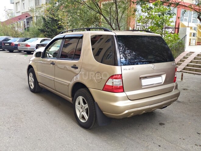 Mercedes ML 270 2002, 282,000 km - 2.7 l - Bakı