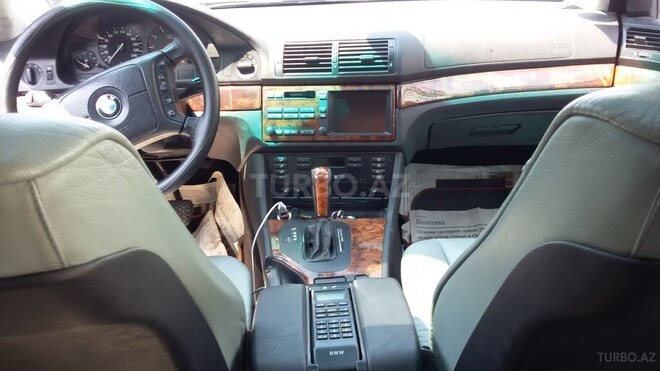 BMW 528 1999, 276,000 km - 2.8 l - Sumqayıt