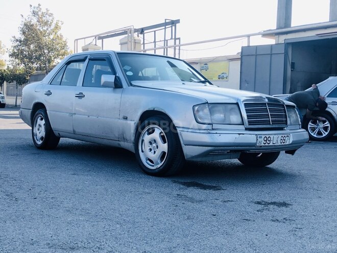 Mercedes E 200 1993, 584,083 km - 2.0 l - Bakı