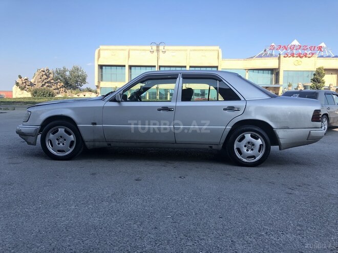Mercedes E 200 1993, 584,083 km - 2.0 l - Bakı