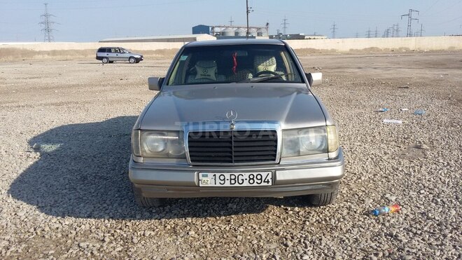 Mercedes E 250 1990, 466,652 km - 2.5 l - Bakı