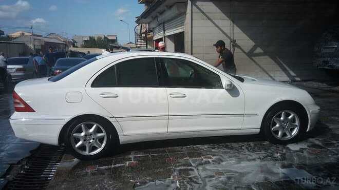 Mercedes C 240 2003, 299,000 km - 2.6 l - Bakı