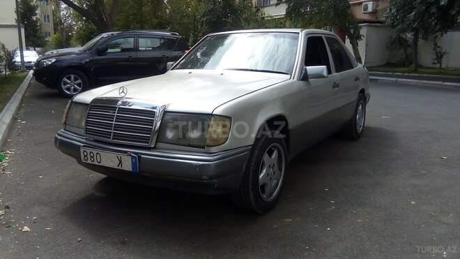 Mercedes E 200 1993, 325,659 km - 2.0 l - Bakı