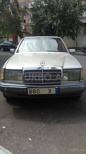 Mercedes E 200 1993, 325,659 km - 2.0 l - Bakı