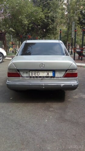 Mercedes E 200 1993, 325,659 km - 2.0 l - Bakı
