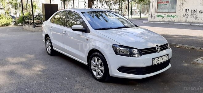 Volkswagen Polo 2014, 105,600 km - 1.6 l - Bakı