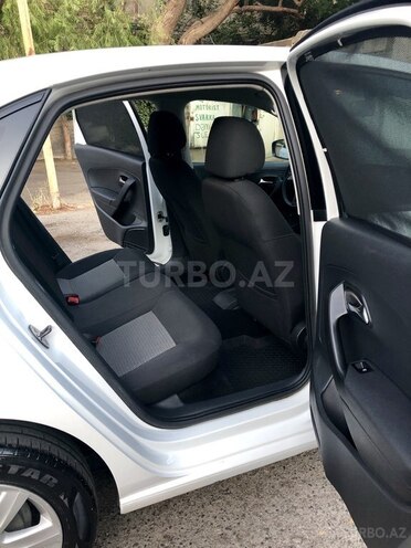 Volkswagen Polo 2014, 105,600 km - 1.6 l - Bakı