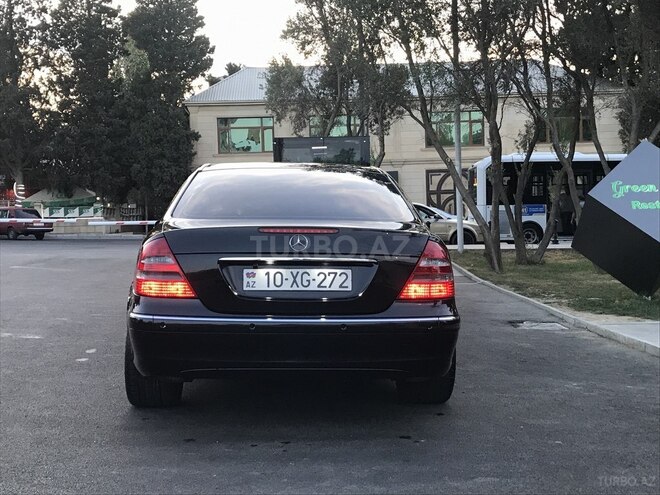 Mercedes E 240 2003, 193,000 km - 2.4 л - Bakı
