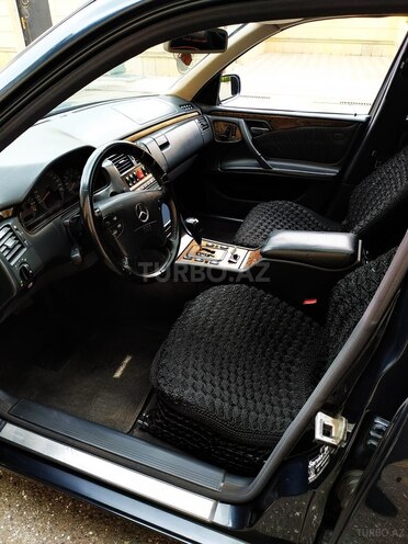 Mercedes E 240 2000, 300,000 km - 2.6 l - Lənkəran