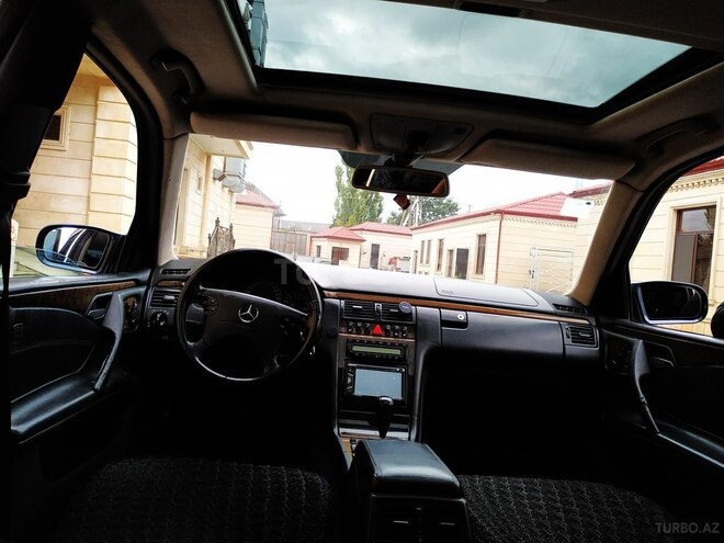 Mercedes E 240 2000, 300,000 km - 2.6 l - Lənkəran