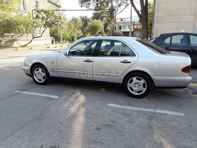 Mercedes E 220 1999, 322,355 km - 2.2 l - Xırdalan
