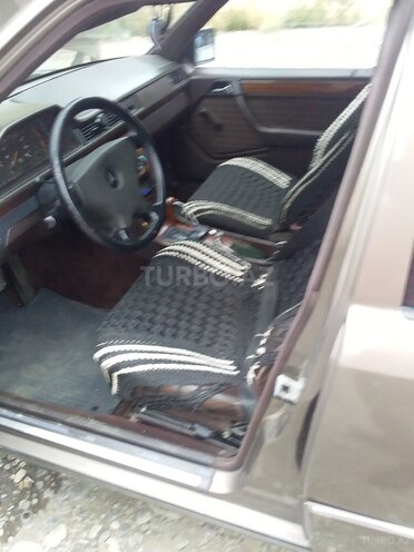 Mercedes E 200 1991, 250,000 km - 2.0 l - Bakı