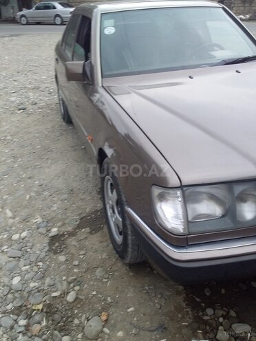 Mercedes E 200 1991, 250,000 km - 2.0 l - Bakı