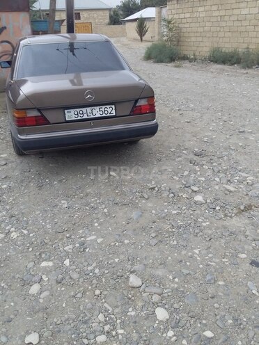 Mercedes E 200 1991, 250,000 km - 2.0 l - Bakı
