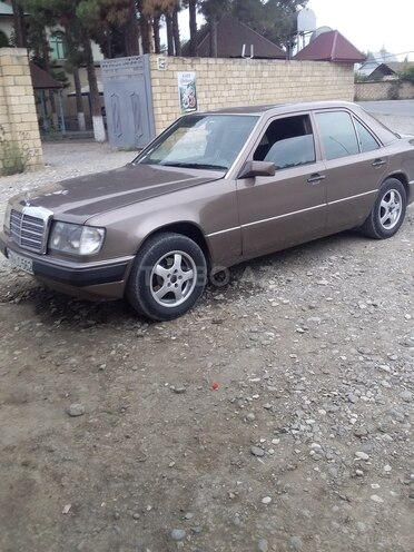 Mercedes E 200 1991, 250,000 km - 2.0 l - Bakı