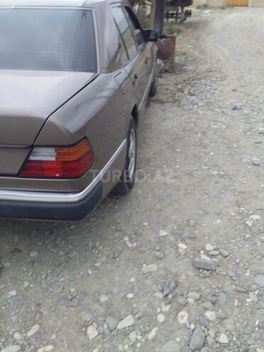 Mercedes E 200 1991, 250,000 km - 2.0 l - Bakı