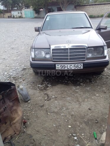 Mercedes E 200 1991, 250,000 km - 2.0 l - Bakı