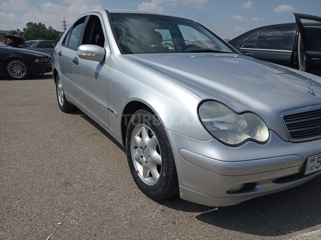 Mercedes C 200 2001, 215,000 km - 2.0 l - Quba