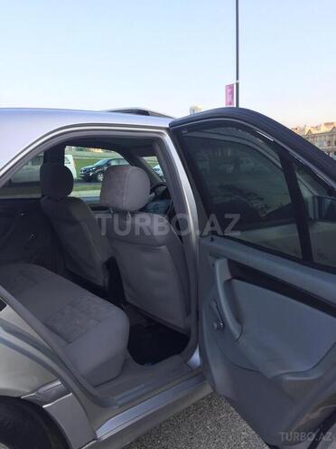 Mercedes C 220 1998, 295,632 km - 2.2 l - Bakı