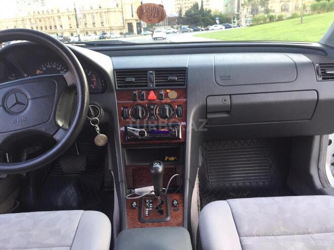 Mercedes C 220 1998, 295,632 km - 2.2 l - Bakı