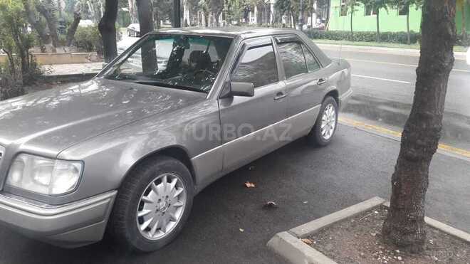 Mercedes E 220 1994, 450,000 km - 2.2 l - Bakı