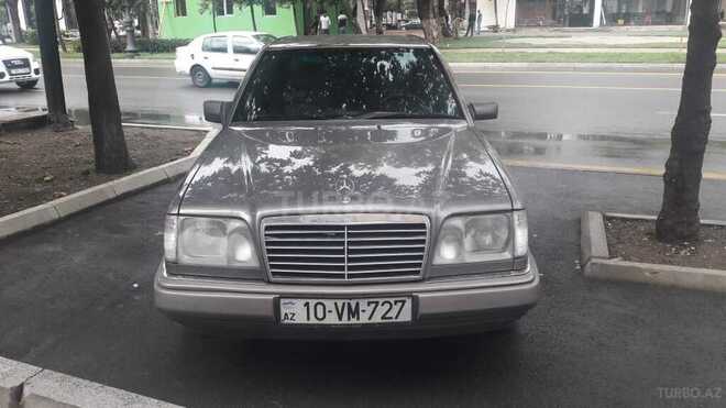 Mercedes E 220 1994, 450,000 km - 2.2 l - Bakı