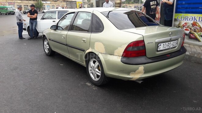Opel Vectra 1995, 270,000 km - 1.8 l - Bakı