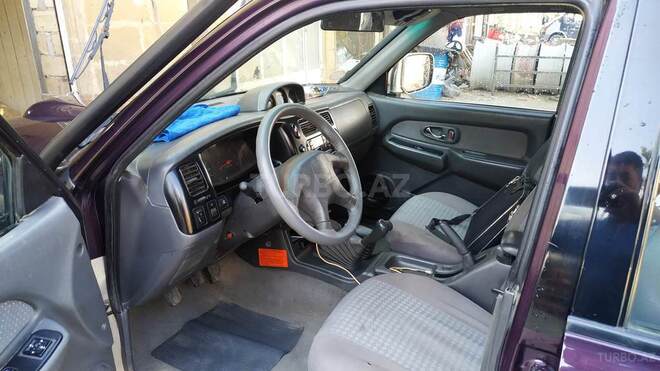 Mitsubishi L200 2004, 361,000 km - 2.5 л - Yevlax