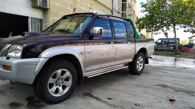 Mitsubishi L200 2004, 361,000 km - 2.5 л - Yevlax