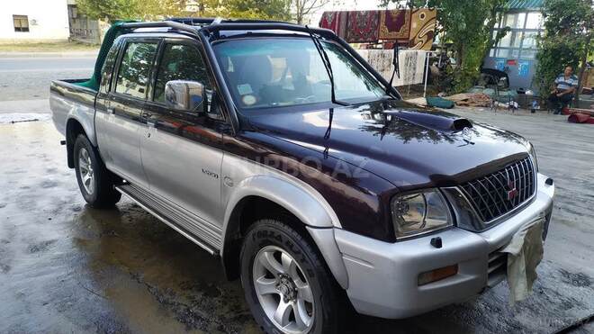 Mitsubishi L200 2004, 361,000 km - 2.5 л - Yevlax