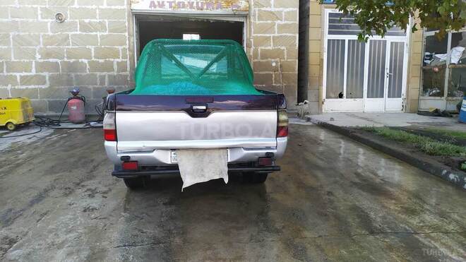 Mitsubishi L200 2004, 361,000 km - 2.5 л - Yevlax