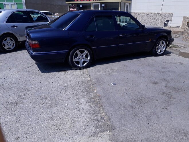 Mercedes E 220 1994, 240,000 km - 2.2 л - Bakı