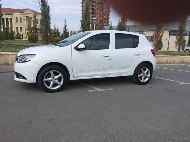 Renault Sandero 2014, 265,000 km - 1.6 l - Quba