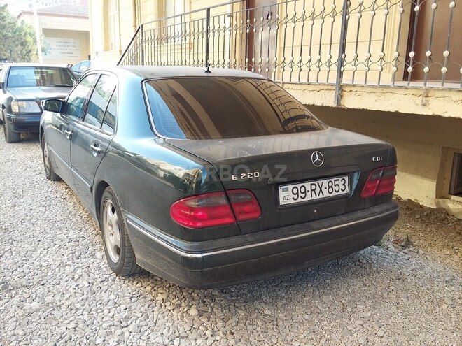 Mercedes E 220 2000, 342,137 km - 2.2 l - Xırdalan