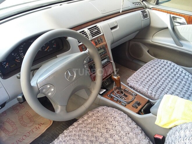 Mercedes E 220 2000, 342,137 km - 2.2 l - Xırdalan