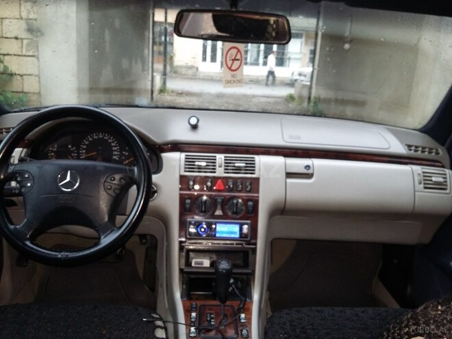 Mercedes E 220 2000, 300,000 km - 2.2 l - Sumqayıt
