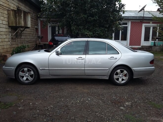 Mercedes E 220 2000, 300,000 km - 2.2 l - Sumqayıt