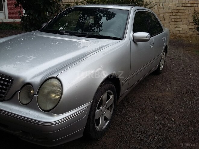Mercedes E 220 2000, 300,000 km - 2.2 l - Sumqayıt