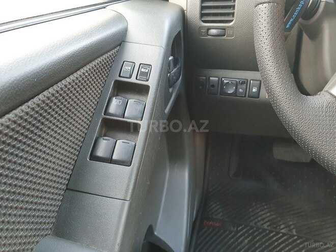 Nissan Navara 2014, 130,000 km - 2.5 л - Bakı